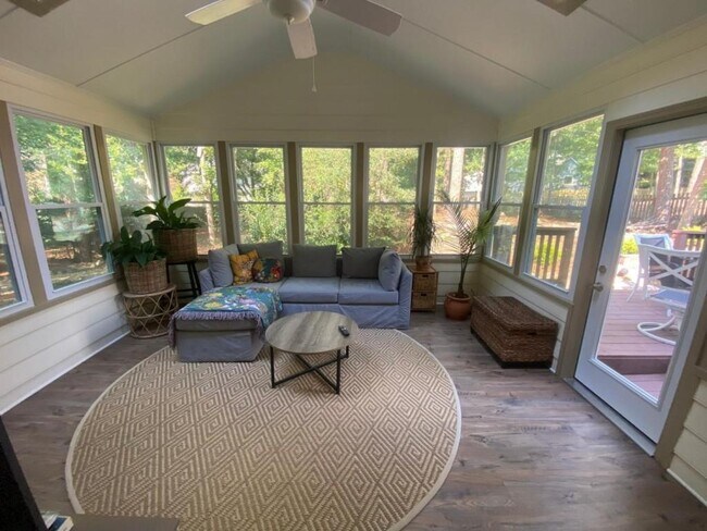 Building Photo - 420 Ridge Ct