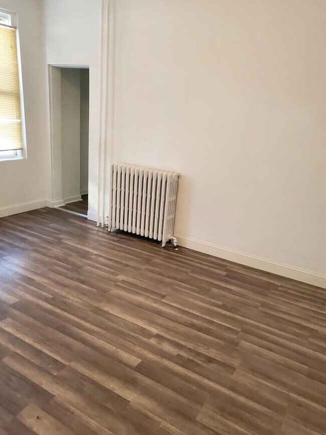 Building Photo - 1228 W Venango St