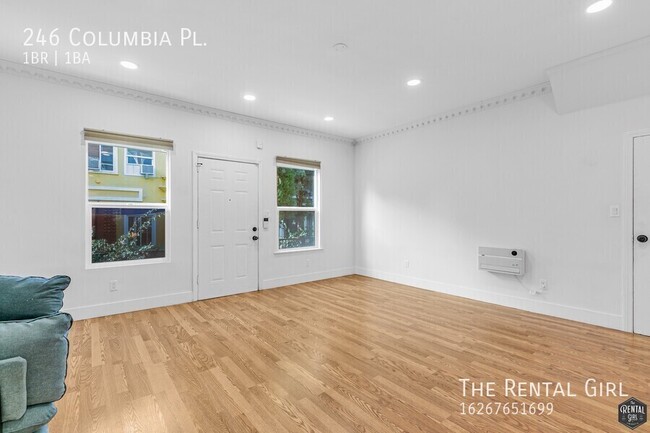 Building Photo - 246 Columbia Pl