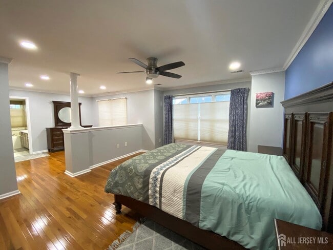 Building Photo - 2 Hampshire Pl