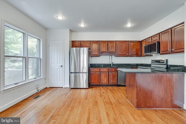 Building Photo - 1498 Hampton Hill Cir