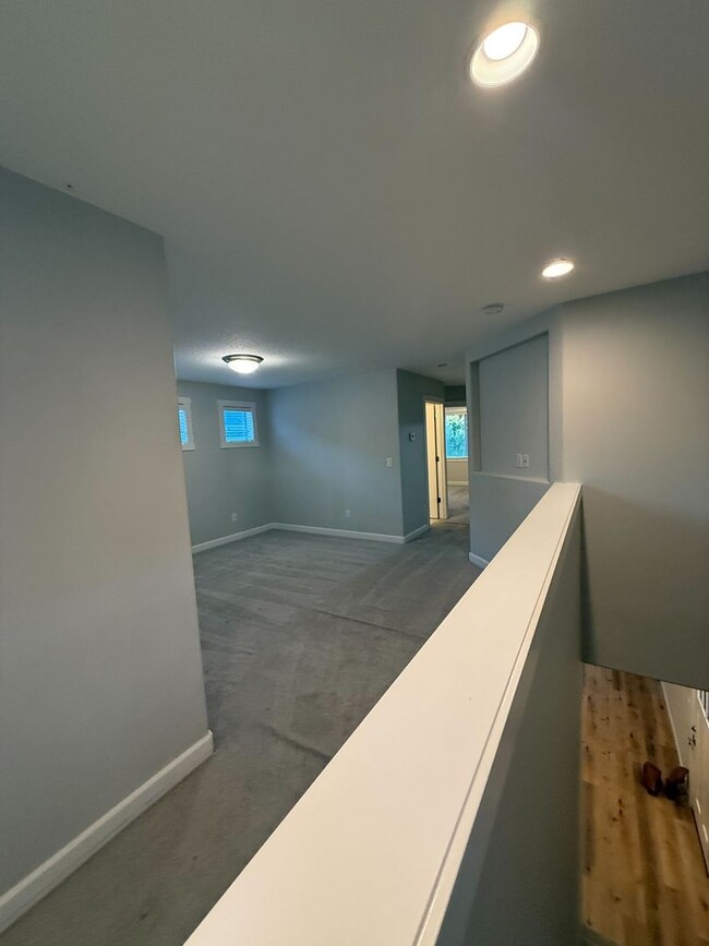 Building Photo - Beautiful 3Bd/2.5Ba Salmon Creek Home!