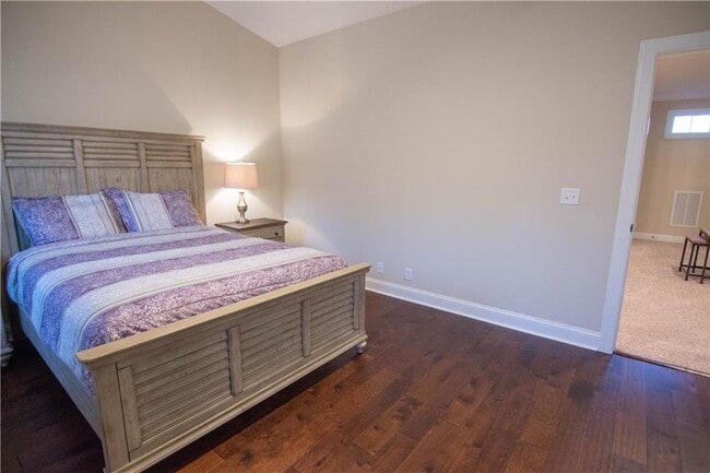 Building Photo - 702 Mariners Cir