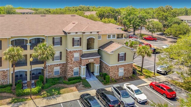 Building Photo - 10201 Courtney Palms Blvd