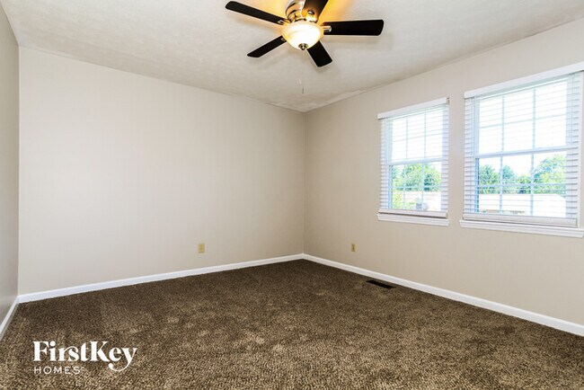 Building Photo - 2320 Firth St