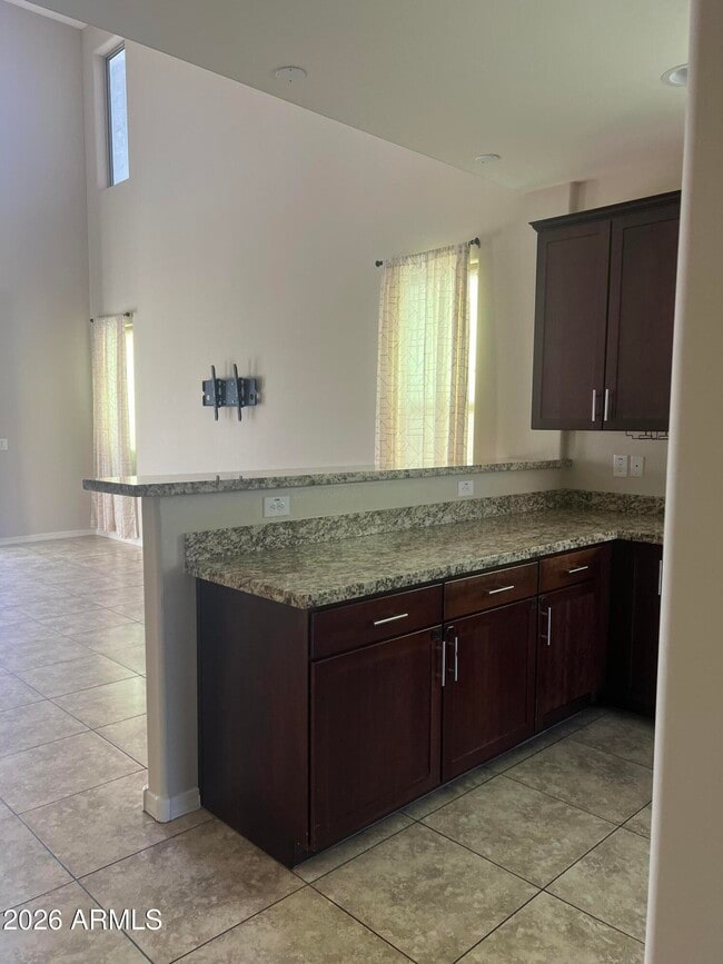 Building Photo - 1213 E Shangri La Rd