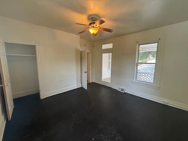 Building Photo - New Year, New Home, $500 Off!Spacious rooms, updated mechanicals, and convenient Canonsburg living