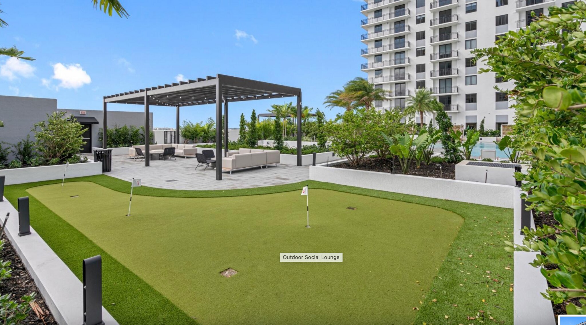 Building Photo - 16375 Biscayne Blvd