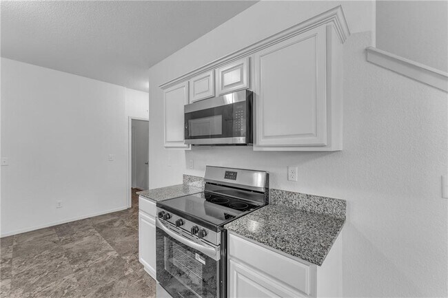 Building Photo - 4404 SW Gallatine Ave