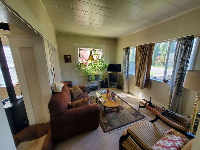Building Photo - Charming 2-Bed Home in Bellingham's Columb...