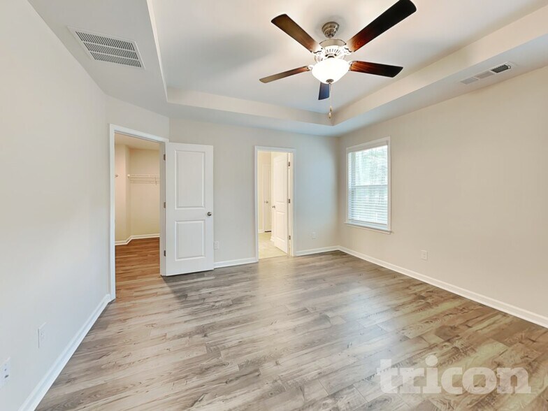 Building Photo - 208 Chapelcrest Ln