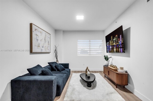 Building Photo - 3728 NW 19th Ave