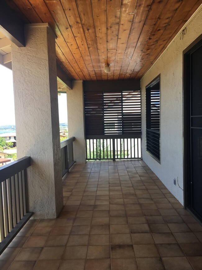 Building Photo - 98-673  KAAHELE STREET