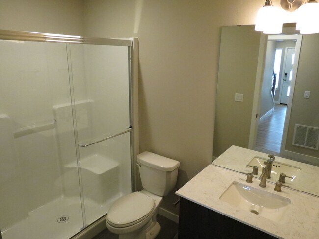 Building Photo - 4Bed/3.5Bath Newer Construction Home in Seattle Otani Gardens Development!