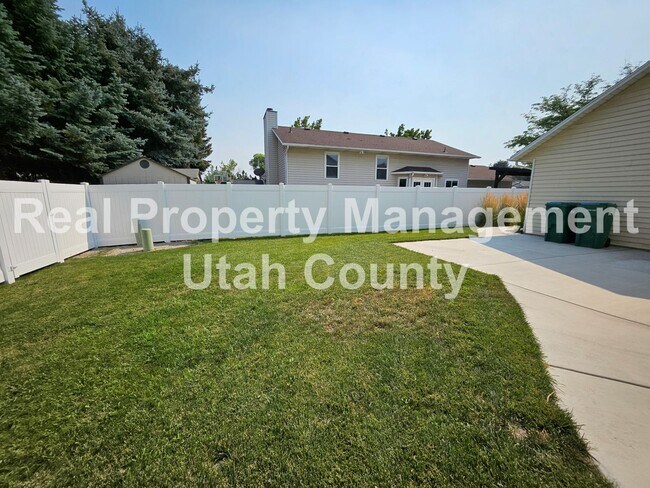 Building Photo - Large Orem Home