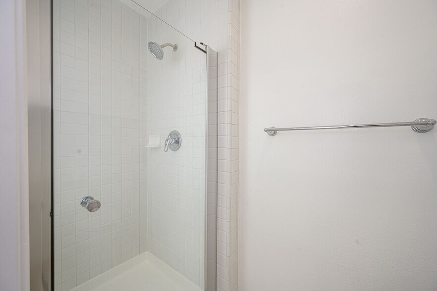 Building Photo - 2243 Martin