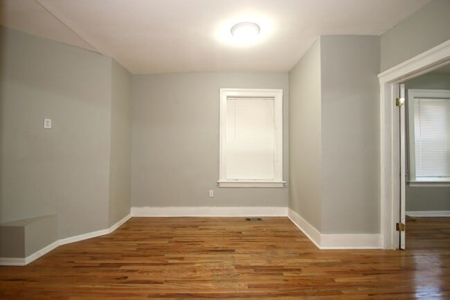 Building Photo - 42 Walnut St