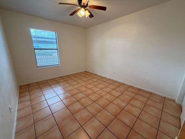 Building Photo - 840 S Main St