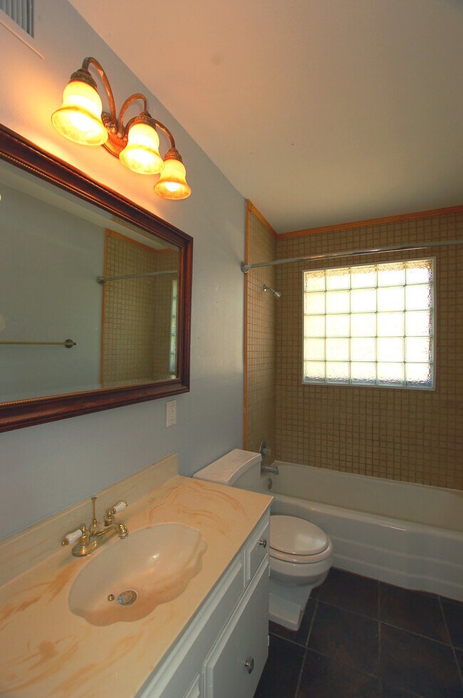 Building Photo - PRE-LEASING for July! Great 3 Bedroom 2 Bathroom Home Near Texas Tech