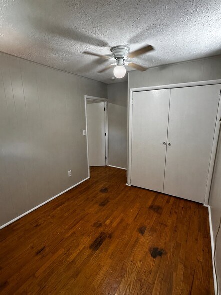 Building Photo - 1120 Ekin Ave