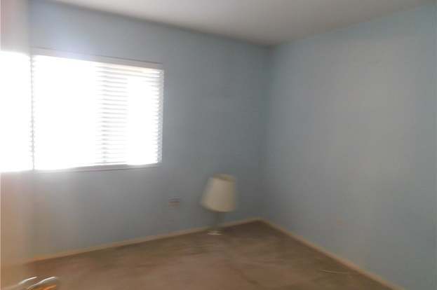 Building Photo - 950 Seven Hills Dr