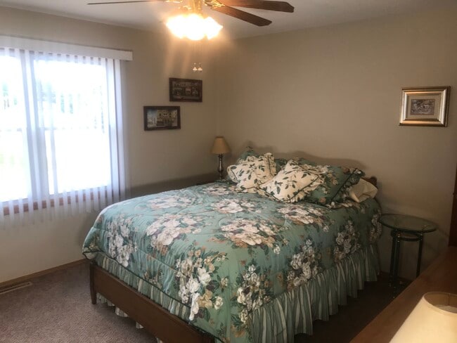 Building Photo - 101 S Rock Rd