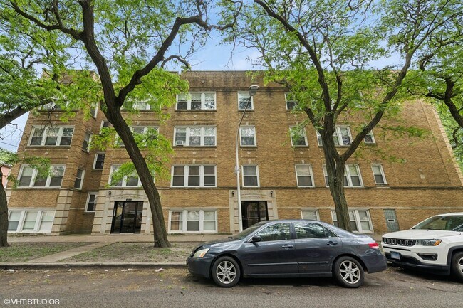 Building Photo - 3849 W Ainslie St