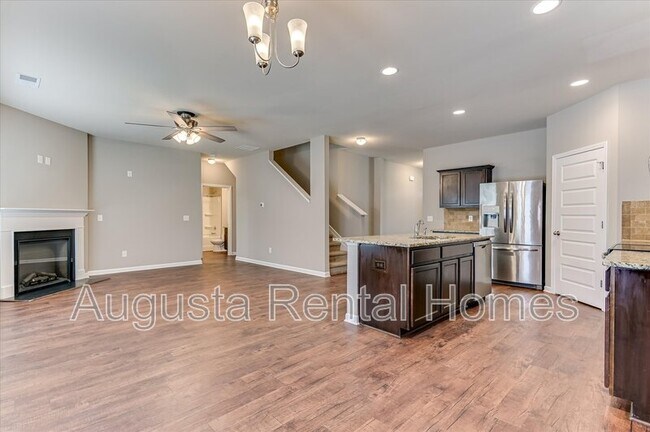 Building Photo - 5060 Vine Ln