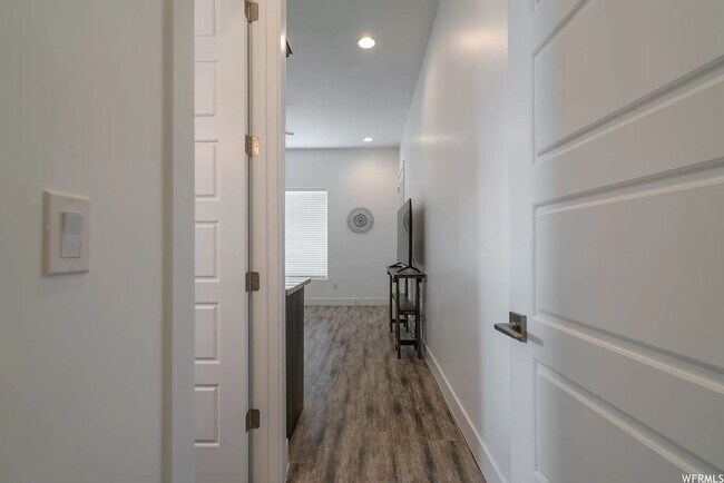 Building Photo - PETS ALLOWED!  Spacious & Modern 3-Bedroom Home for Rent Near Sand Hollow Reservoir