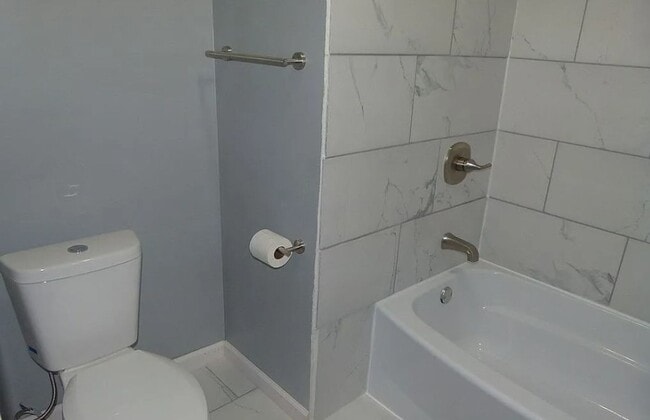 Building Photo - Rent reduced & Move-in Special! 1/2 off fi...