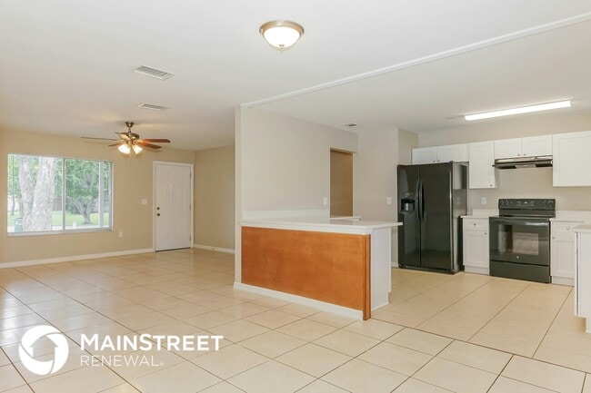 Building Photo - 241 Manth Ave