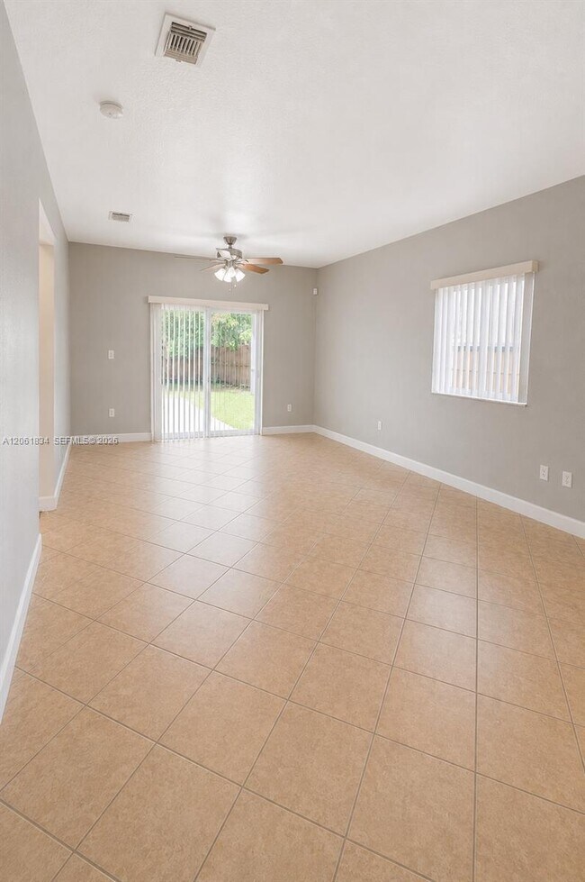 Building Photo - 2603 NE 41st Cir