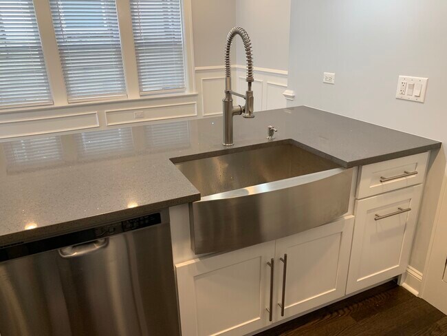 Building Photo - 3929 N Whipple St