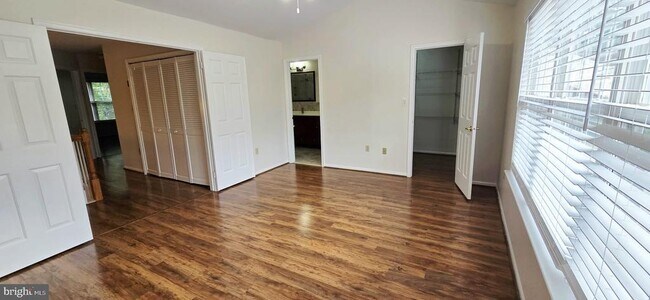 Building Photo - 75 Ashford Dr