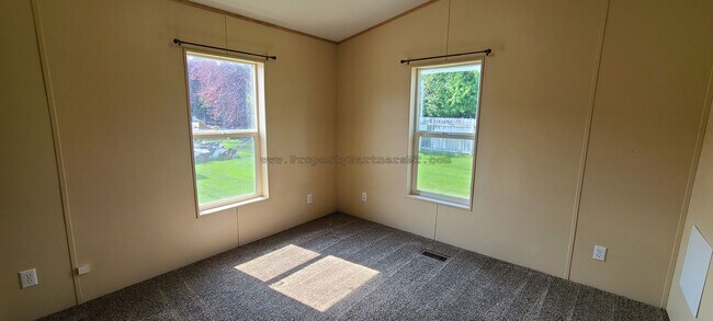 Building Photo - Discover this Recently Upgraded 3 Bed 2 Bath Modular House!