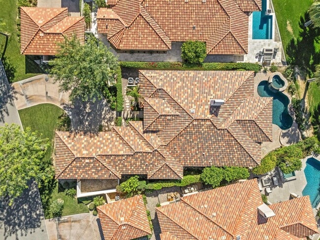Building Photo - 48145 Paso Tiempo Ln