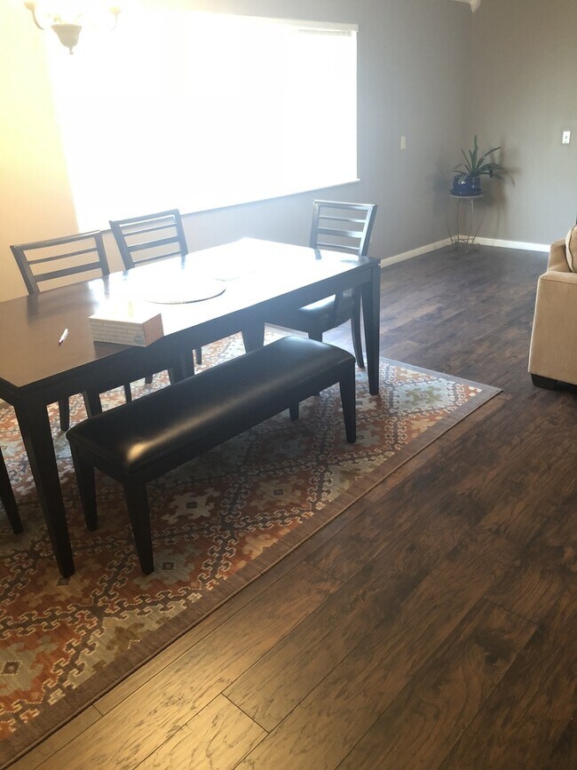 Building Photo - WEST SIDE CONDO!