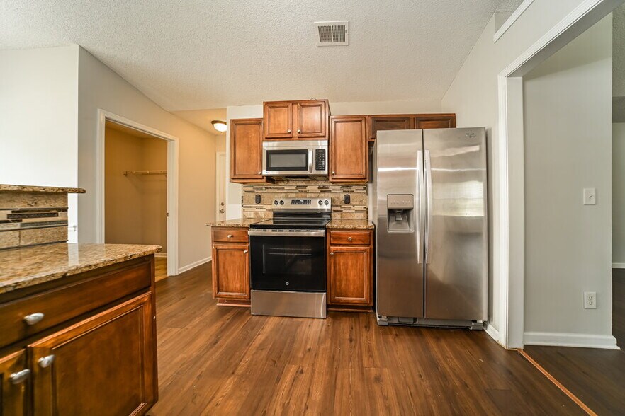 Building Photo - 3853 Plymouth Rock Drive