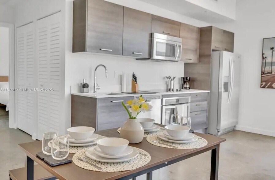 Building Photo - 151 SE 1st St