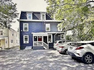 Building Photo - 40 N Chestnut St