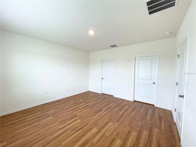 Building Photo - 35759 Sunflower Hl Dr
