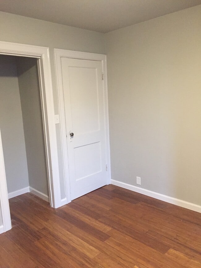 Building Photo - Beautifully remodeled 2 bed 1 bath home in Springfield!