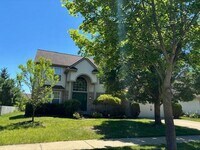 Building Photo - 2348 Hickory Point Dr