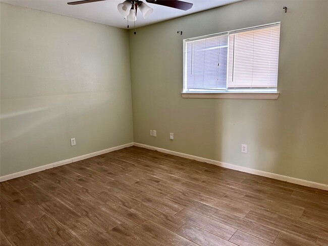 Building Photo - 18530 Meadows Way Dr