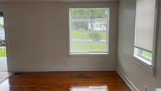 Building Photo - 2026 Princeton Ave SW
