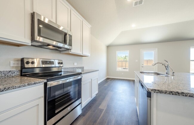 Building Photo - 7106 Emerald Valley
