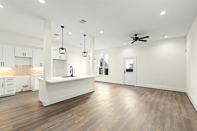 Building Photo - 1807 Palmetto Landing Dr