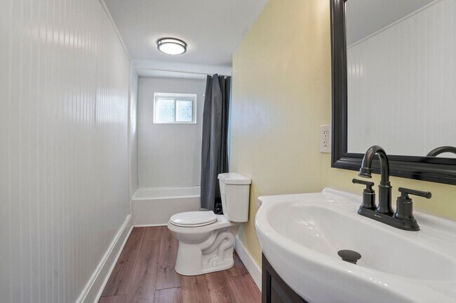 Building Photo - AVAILABLE IN DECEMBER