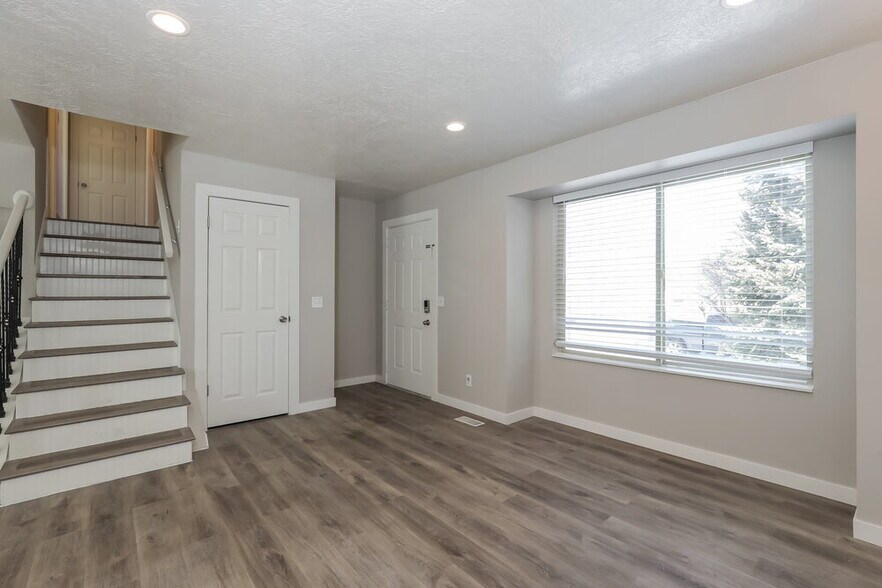 Building Photo - 5107 Fuchsia Cir