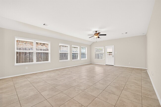 Building Photo - 2754 Little Caney Way